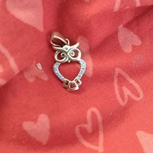 14 kt yellow gold owl charm